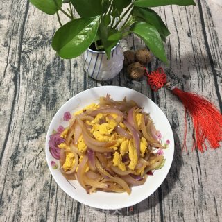 紫洋葱炒鸡蛋的做法步骤：8