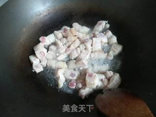 五花肉烧盐辣椒的做法步骤：1