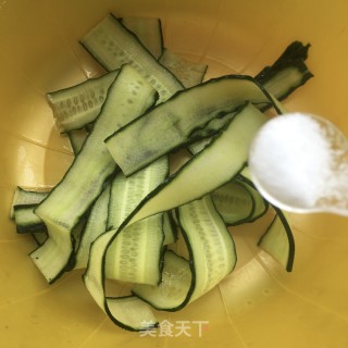 黄瓜拌木耳的做法步骤：7