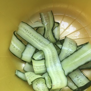 黄瓜拌木耳的做法步骤：9