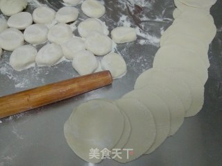 猪肉茼蒿馅饺子的做法步骤：7