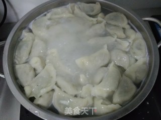 猪肉茼蒿馅饺子的做法步骤：10