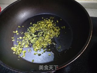 酸菜豆腐汤的做法步骤：2