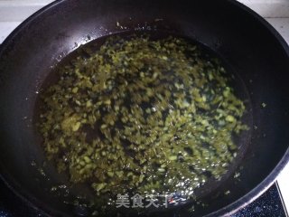 酸菜豆腐汤的做法步骤：3