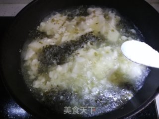 酸菜豆腐汤的做法步骤：4