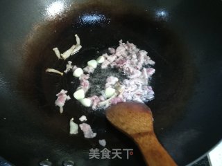 孜然花菜炒肉的做法步骤：4