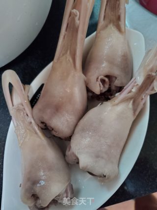 卤鸭下巴的做法步骤：3