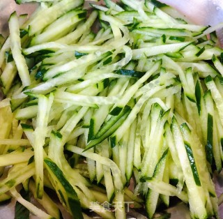 黄瓜凉拌牛百叶#食物边角料做大餐#的做法步骤：5