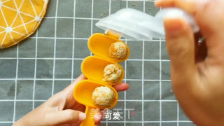 学会这招，3秒搞定饭渣宝宝！宝宝辅食食谱：三文鱼蔬菜饭团的做法步骤：6