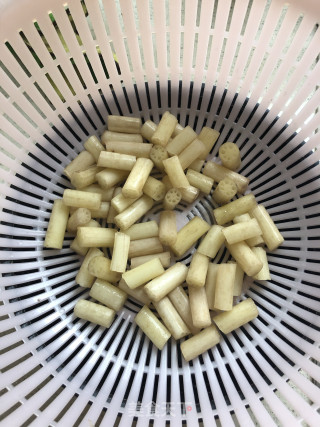 泡藕带的做法步骤：2