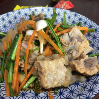 青蒜拌排骨的做法步骤：9