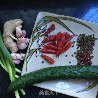吮指香辣虾尾的做法步骤：2