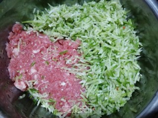 牛肉贴包的做法步骤：2