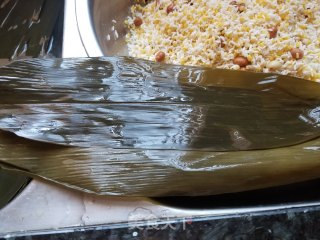 广式蛋黄肉粽的做法步骤：13