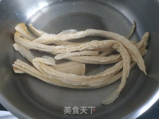 凉拌黄瓜腐竹的做法步骤：1
