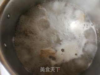 胡萝卜冬瓜炖猪颈骨的做法步骤：3