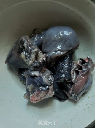 人参红枣乌鸡汤的做法步骤：1