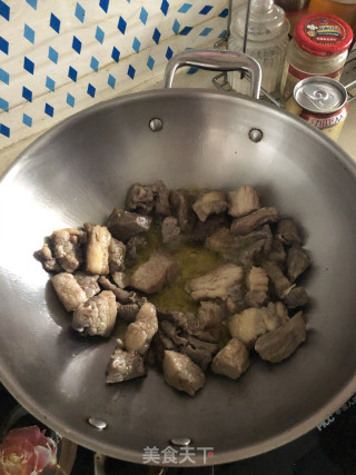 大块牛肉清烧时蔬的做法步骤：3