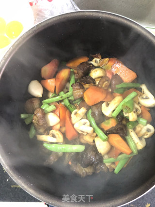 大块牛肉清烧时蔬的做法步骤：7
