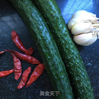 凉拌黄瓜丝的做法步骤：1