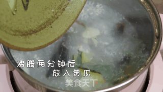 皮蛋黄瓜汤的做法步骤：4