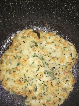 韭菜鸡蛋饼的做法步骤：5