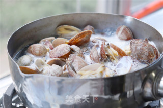 爆炒花甲的做法步骤：2