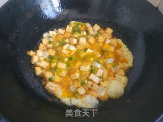 鸡蛋炒豆腐的做法步骤：9