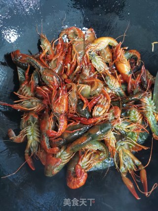 金汤蒜蓉小龙虾的做法步骤：7