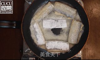 糖醋带鱼的做法步骤：2