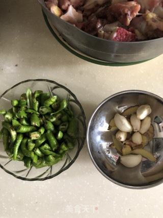 胡萝卜烧鸡的做法步骤：3