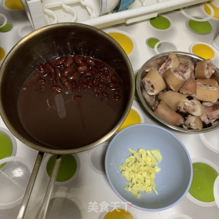猪尾焖腰豆的做法步骤：4