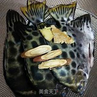 金鼓鱼清蒸大法的做法步骤：2