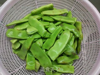 家常炖油豆角的做法步骤：1