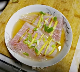 清蒸龙利鱼的做法步骤：1