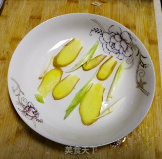 清蒸龙利鱼的做法步骤：2