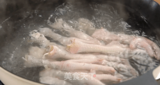 凉拌无骨凤爪的做法步骤：1