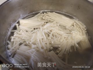 凉拌金针菇的做法步骤：2