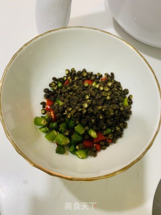 鲜椒土豆粉的做法步骤：1
