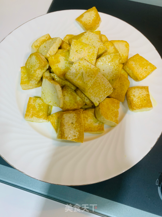 青红小辣椒炒煎豆腐的做法步骤：4