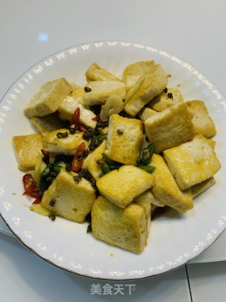 青红小辣椒炒煎豆腐的做法步骤：8