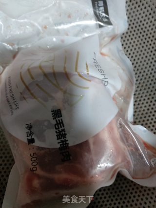 电饭煲叉烧肉的做法步骤：1
