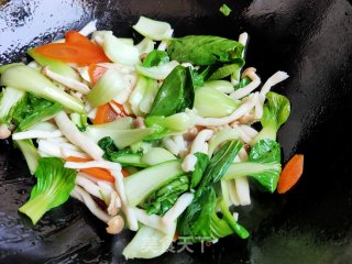 蟹味菇炒油菜的做法步骤：10