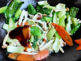 蟹味菇炒油菜的做法步骤：11