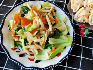 蟹味菇炒油菜的做法步骤：14