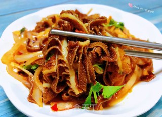 洋葱爆炒牛百叶#食物边角料做大餐#的做法步骤：13