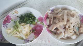 西兰花炒肉皮的做法步骤：7