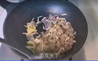 西兰花炒肉皮的做法步骤：9