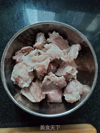 护心肉焖腐竹的做法步骤：3