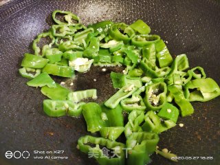 洋葱青椒炒牛肉的做法步骤：5